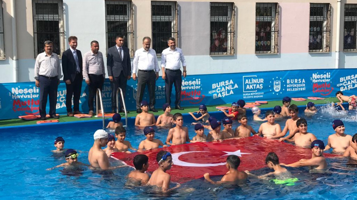 Neşeli Havuzlar Mutlu Çocuklar Projesi' Dolayısıyla Bursa Büyükşehir Belediye Başkanı  Alinur AKTAŞ'ın Okulumuzu Ziyaretleri